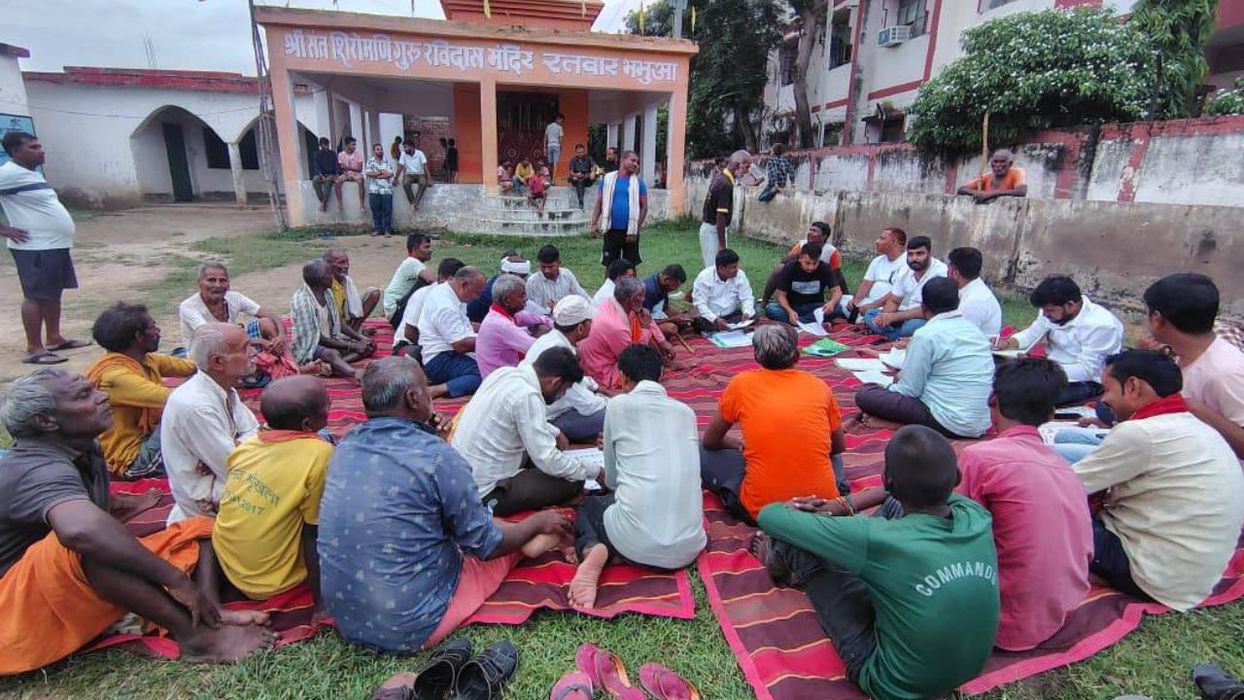 विकास सिंह- भभुआ प्रखंड के चार पंचायत में हर एक बूथ के लोगो के साथ बैठक का किया आयोजन
