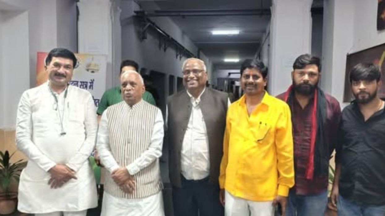 वरिष्ठजनों से आत्मीय भेंट
