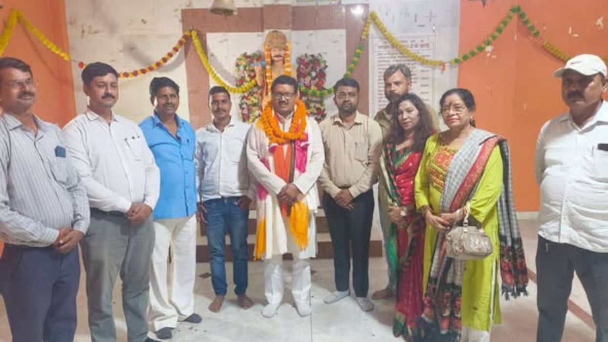 भगवान श्री चित्रगुप्त धाम में दर्शन-पूजन एवं वृक्षारोपण