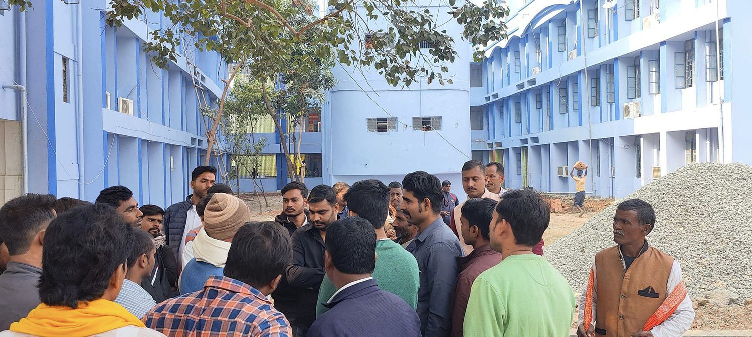 सड़क हादसे में हुई युवकों की मृत्यु, रेही गांव में भी मिली युवक की लाश