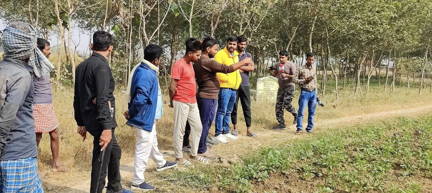 सिगठी पंचायत में ग्रामीण जनता से चर्चा करते हुए विकास की संभावनाओं को तलाशा