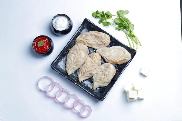Steamed paneer momos