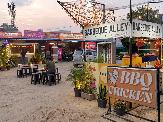 YummyShack courtyard and kiosk in daylight